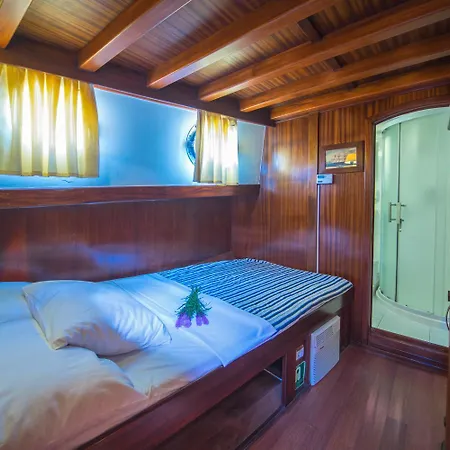 Ботель Charming On Msy Alisa Week Long Island Hopping Adventure Through Dalmatian Coastal Gems