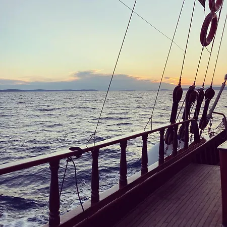 Charming On Msy Alisa Week Long Island Hopping Adventure Through Dalmatian Coastal Gems Ботель